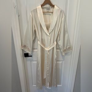 Jones New York lingerie 2 pc set Sz Med.